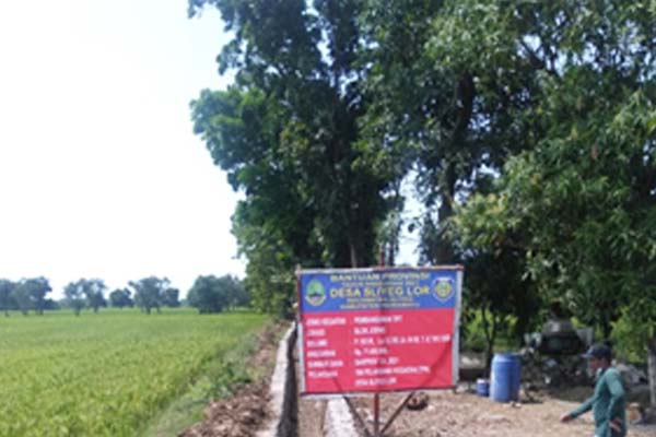 Berdayakan Tenaga Kerja  lokal, Pemdes Sliyeg Lor Bangun TPT